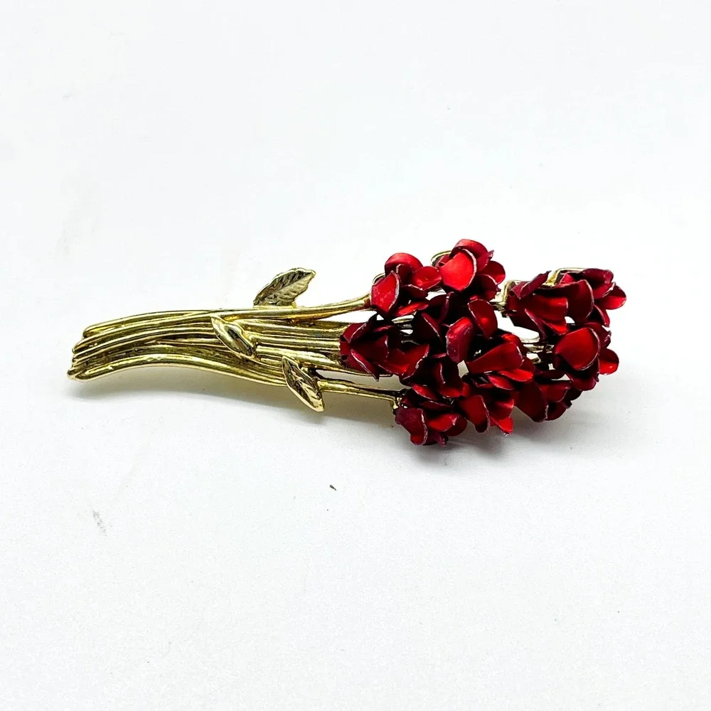 Signed DM97 Red Rhinestone Flower Brooch Pin Gold Tone Floral Bouquet Vintage